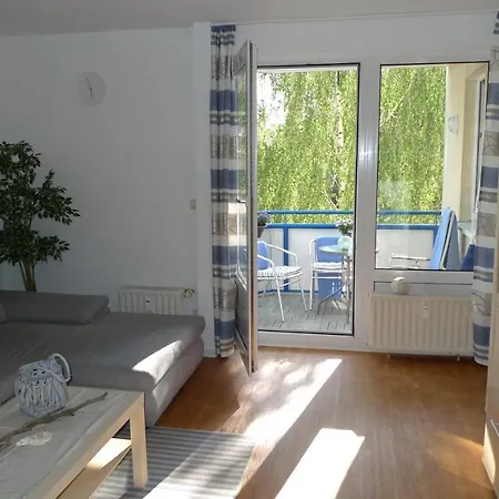 Aquamarin - Charmantes Appartement Mit Balkon Rostock Exterior photo
