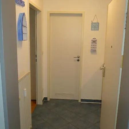 Aquamarin - Charmantes Appartement Mit Balkon Rostock Exterior photo